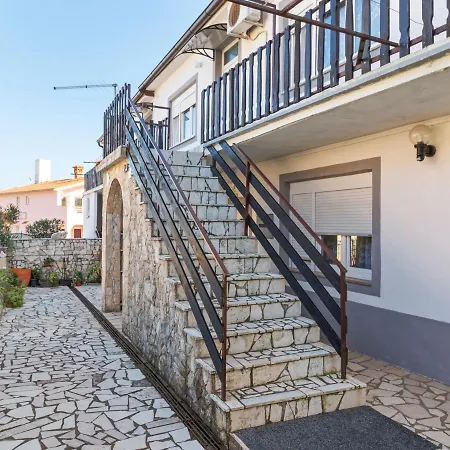 Apartament Quaint In With Balcony *