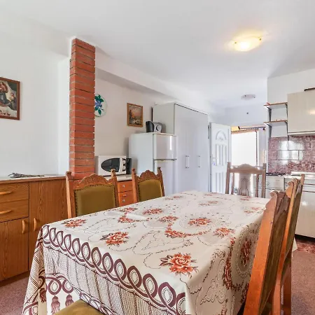 Apartament Quaint In With Balcony *