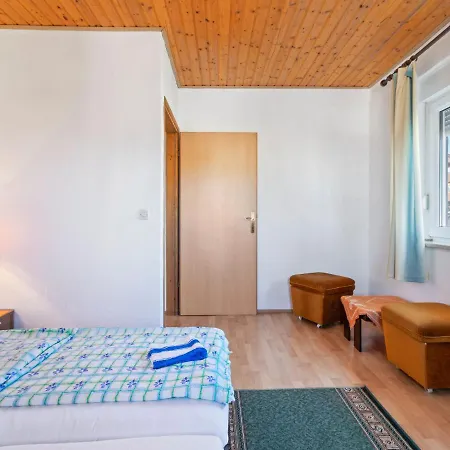 Apartament Quaint In With Balcony